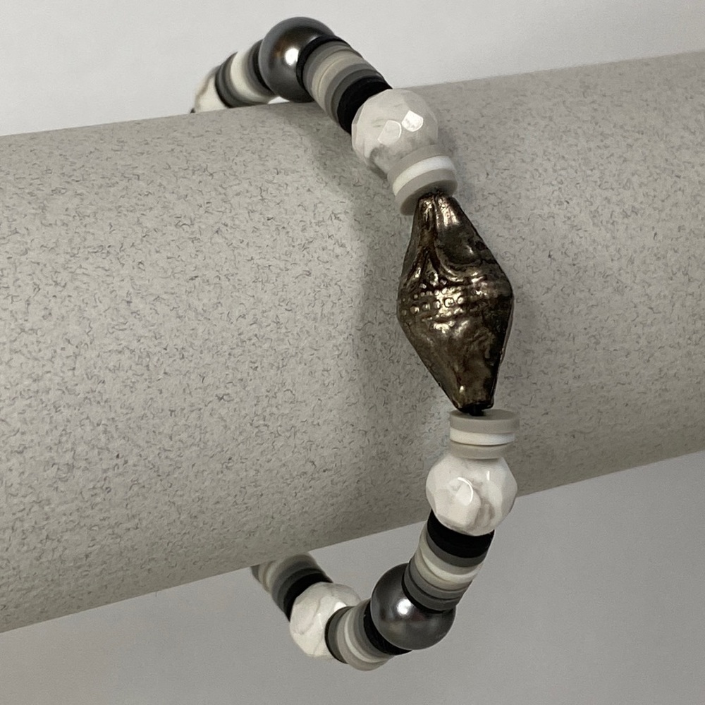 Howlite glass beaded silver bracelet white grey unisex